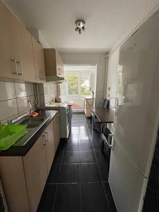 Apartament 3 camere Aleea Carpati inchiriere