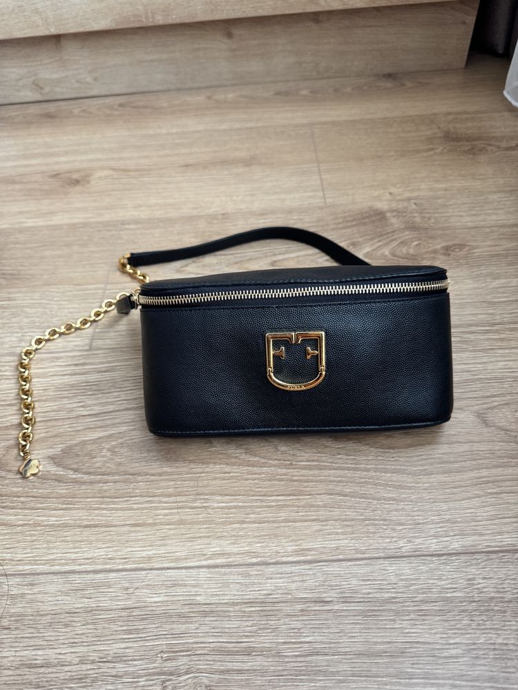 Чанта Furla за през кръста или през рамо