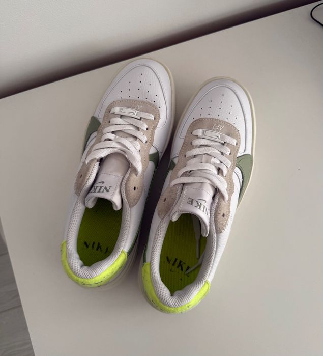 Обувки Nike дамски