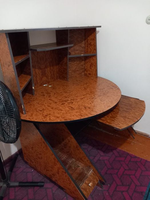 Kampyuter stol sotiladi. Holati yaxshi juda pishiq.