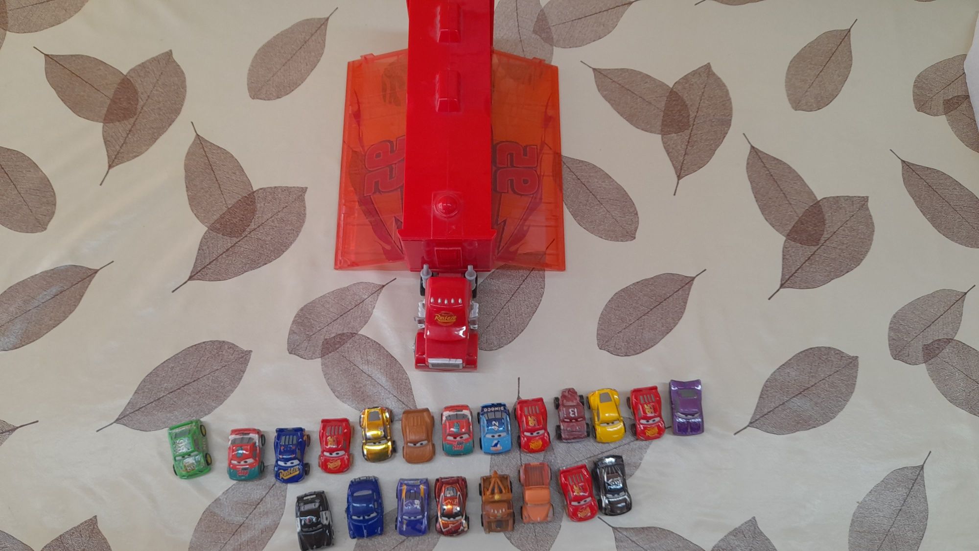 Мини колички с камион на CARS