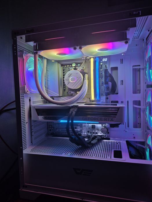 PC Gaming | Ryzen 7 7800X3D | RTX 5070  | 32GB DDR5 | 2TB SSD | WiFi 7