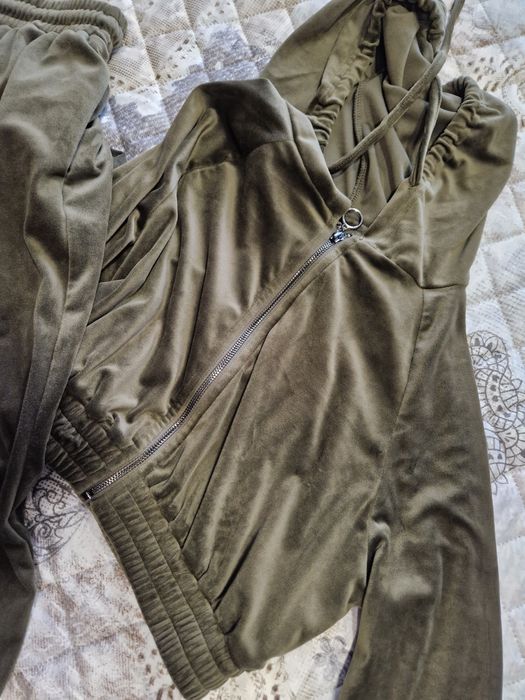 Нов дамски спортен екип - кадифе