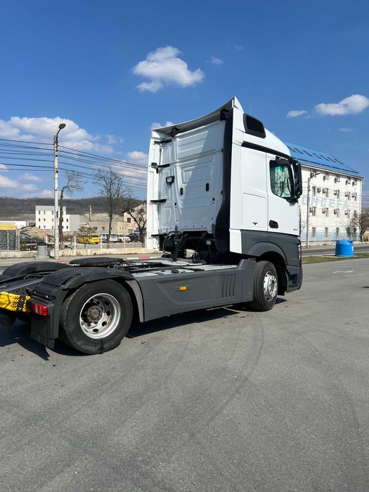 Mercedes Actros 1842 km foarte putini