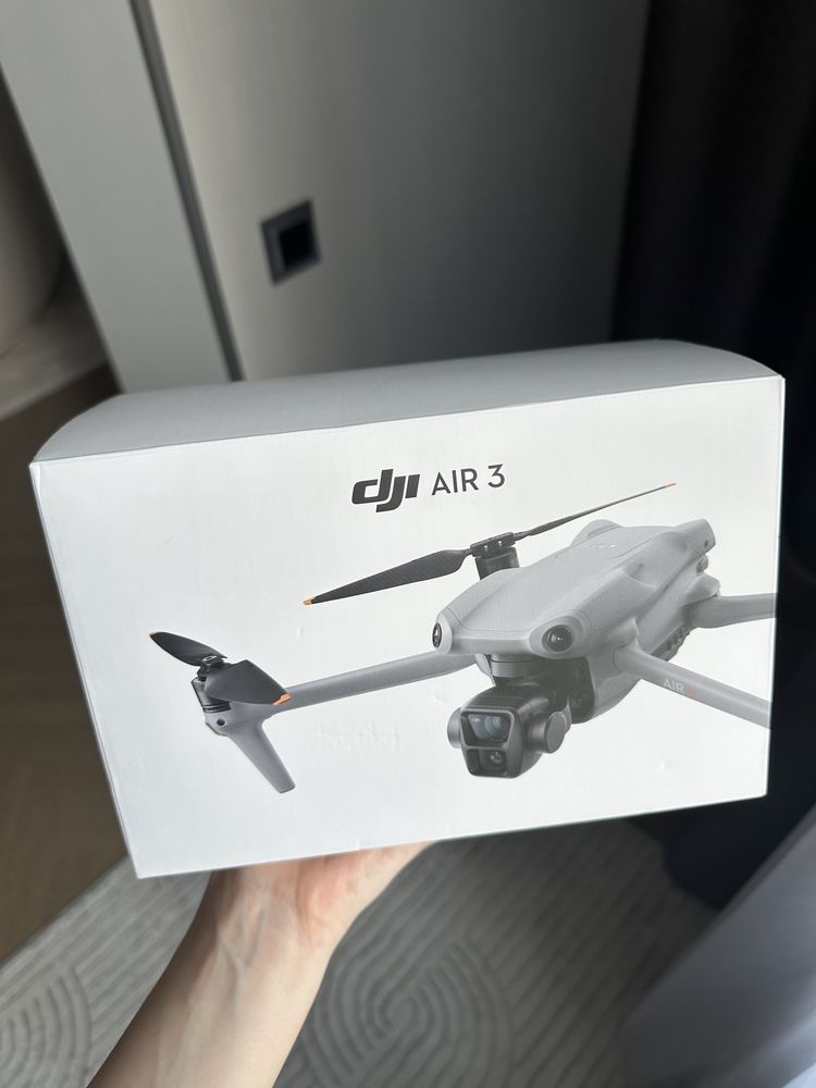 Продам дрон DJI Air 3