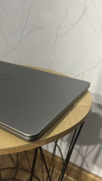 * РАЗПРОДАЖБА * MacBook Air M2 2022