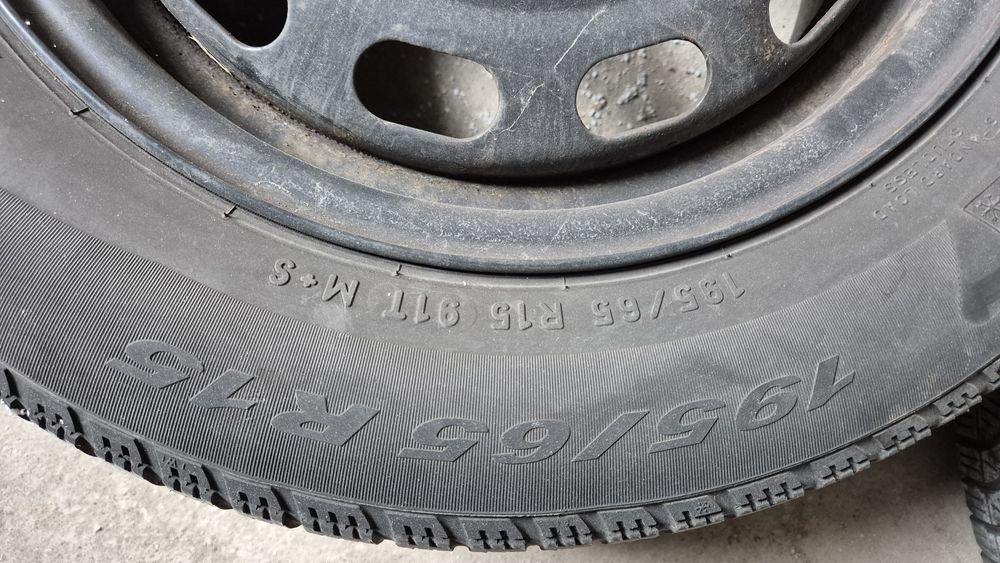 195/65 R15 set 4 anvelope iarna Megane 3 cu jante din otel