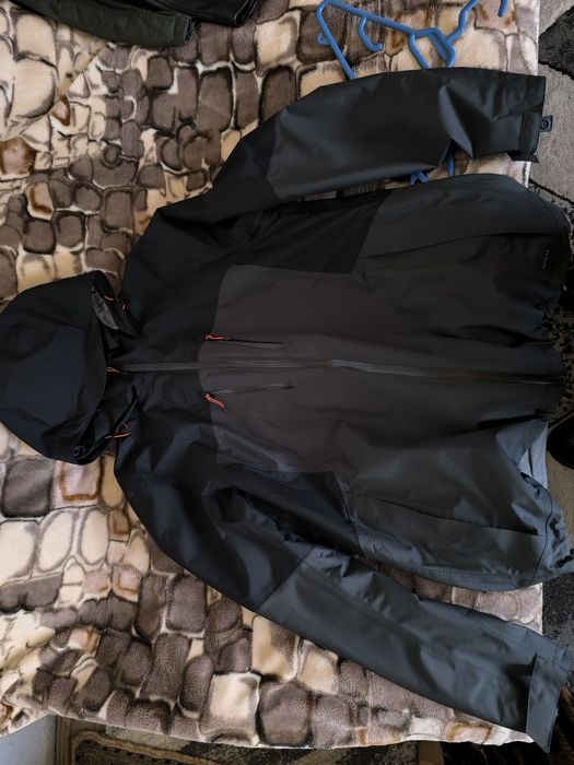 Vând Geaca decathlon