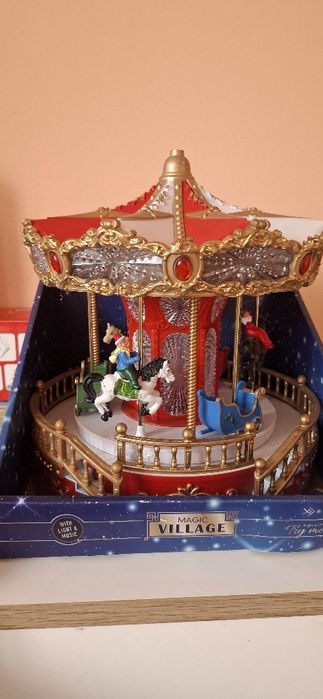 Коледна въртележка