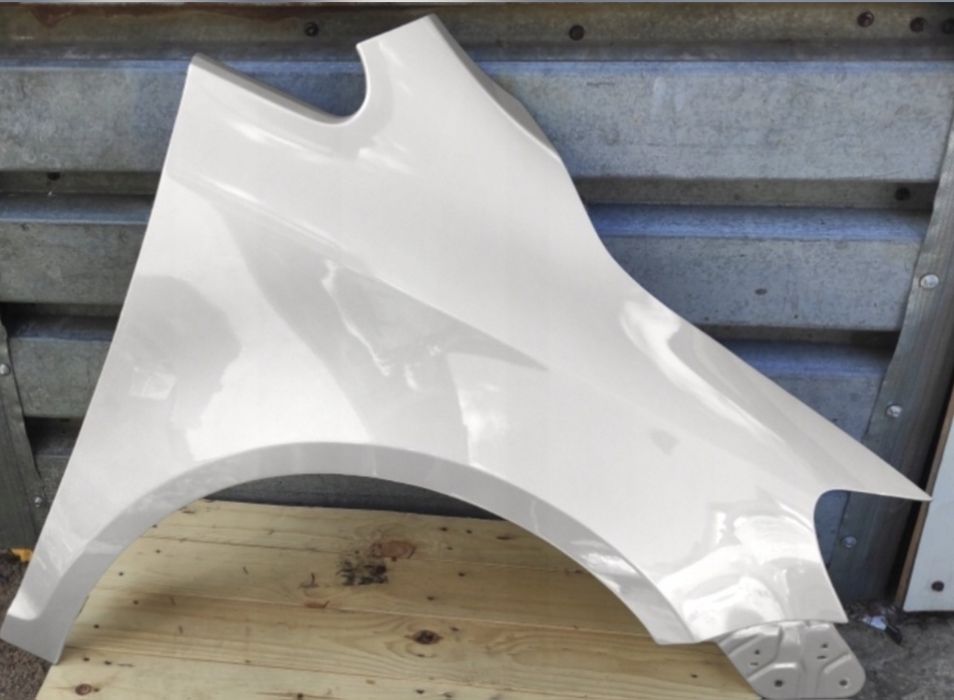Aripa dreapta NOUA vopsita gri auriu LR7L VW Golf 5 V Plus 2005 - 2009