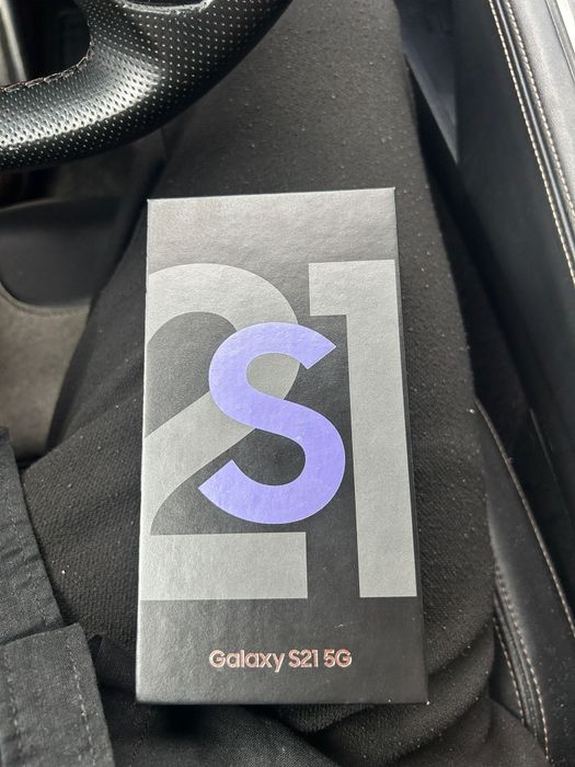 Vând Samsung S21 full box