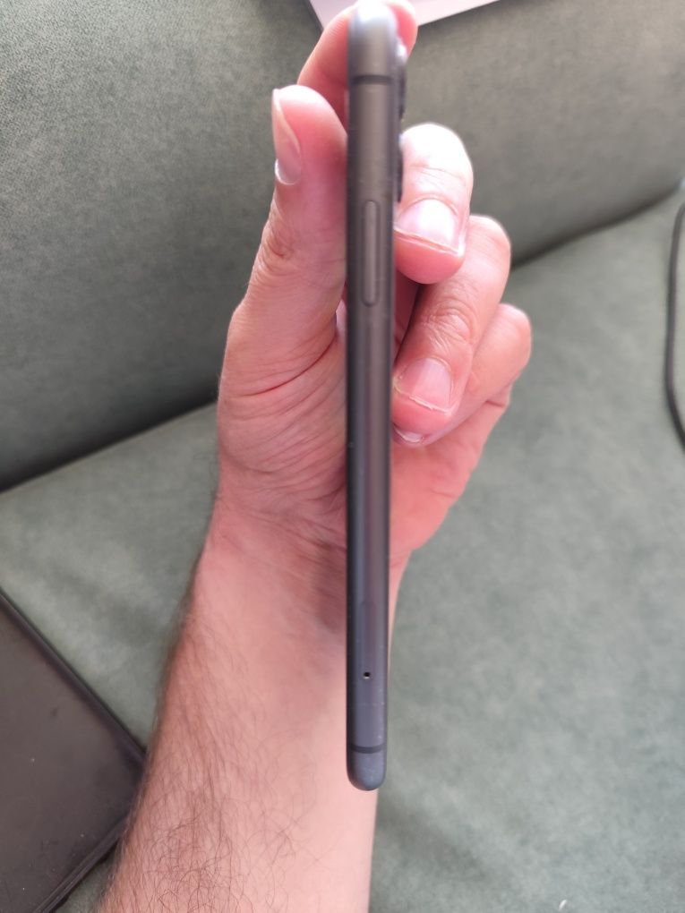 Телефон IPHONE 11 64 GB