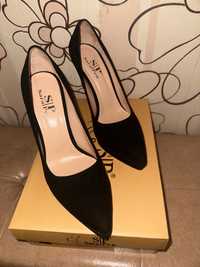 Черни велурени елегантни дамски обувки от естествена кожа SaraPen