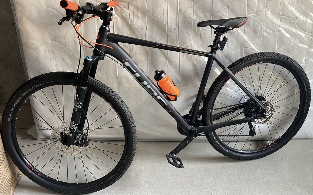 Bicicleta CUBE Race ONE, XT, furca FOX Aer, Impecabila