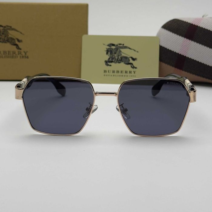 Слънчеви очила Burberry Gold нови, унисекс, метална рамка, черни лещи