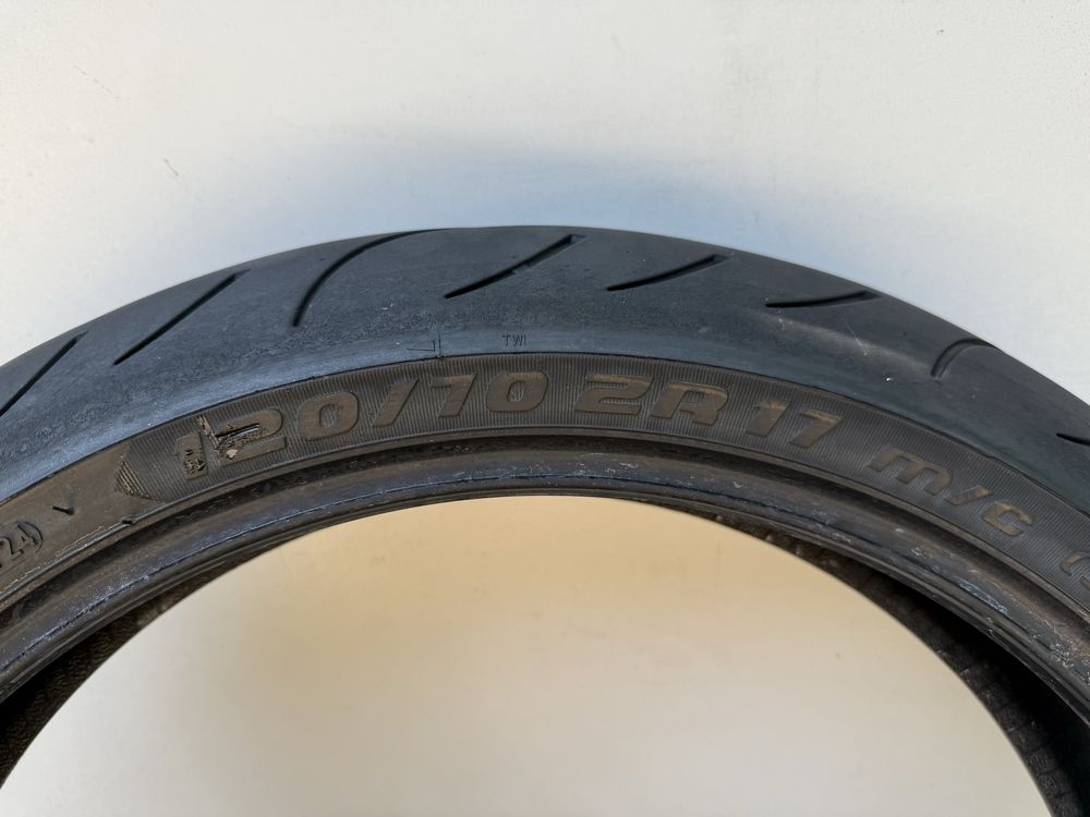 120/70/17 Metzeler m9rr dot 2024