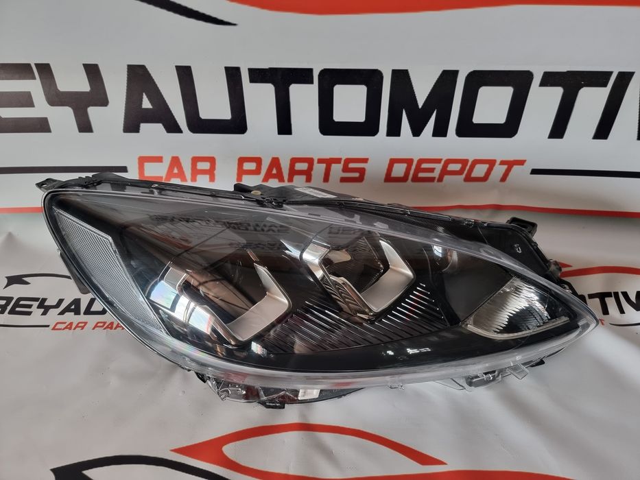 Far dreapta halogen led Ford Kuga dupa 2019 cod LV4B-13W029-AK