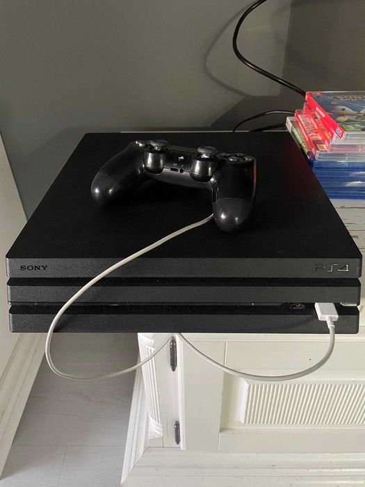Vand Play Station 4 PRO