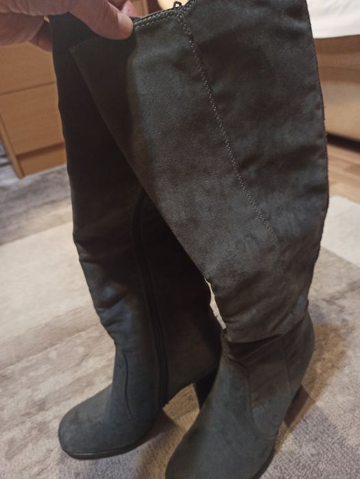 Cizme lungi cu toc