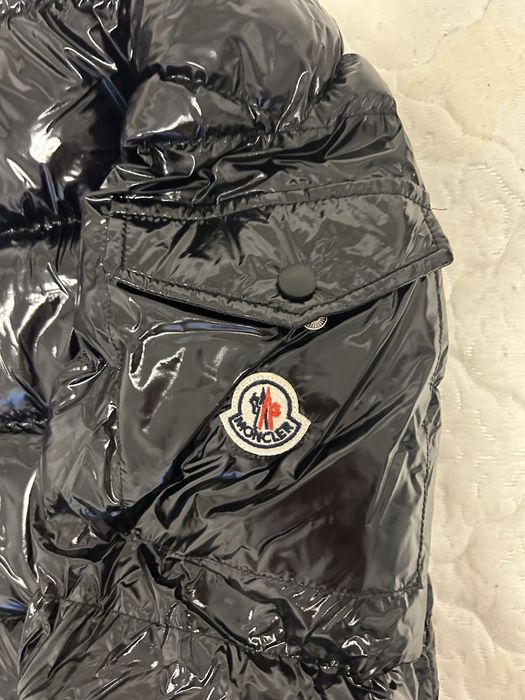 geaca moncler lucioasa