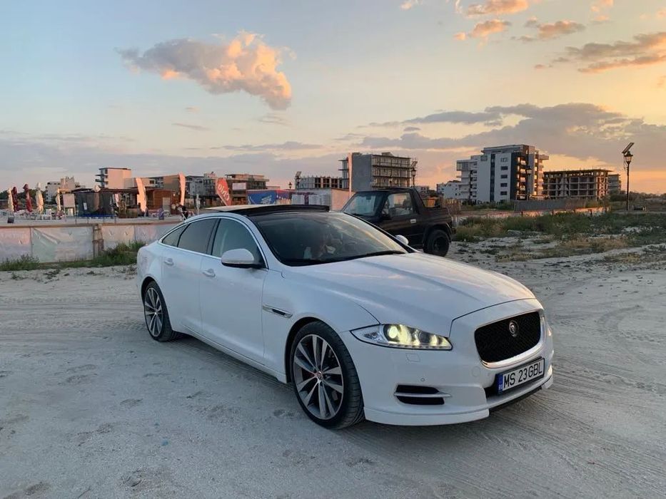 Jaguar XJ Jaguar XJ, 4x4, Benzina V6 Compressor, 4x usi soft close 140.000 km