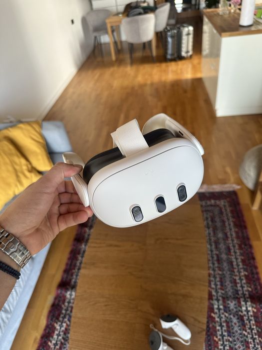 VR очила Meta Quest 3 — 512 GB — джойстици