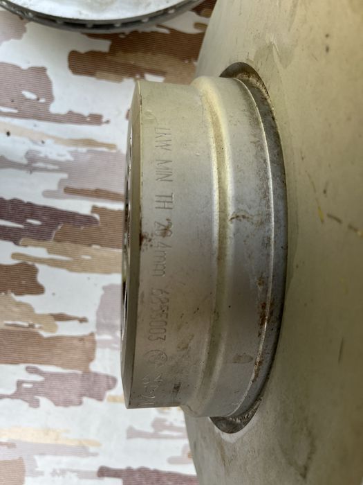 Discuri frana spate 135i