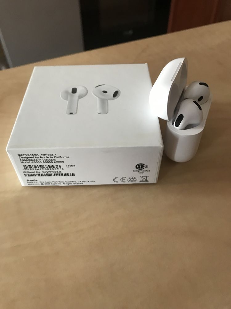 Безжични Слушалки Airpods 4