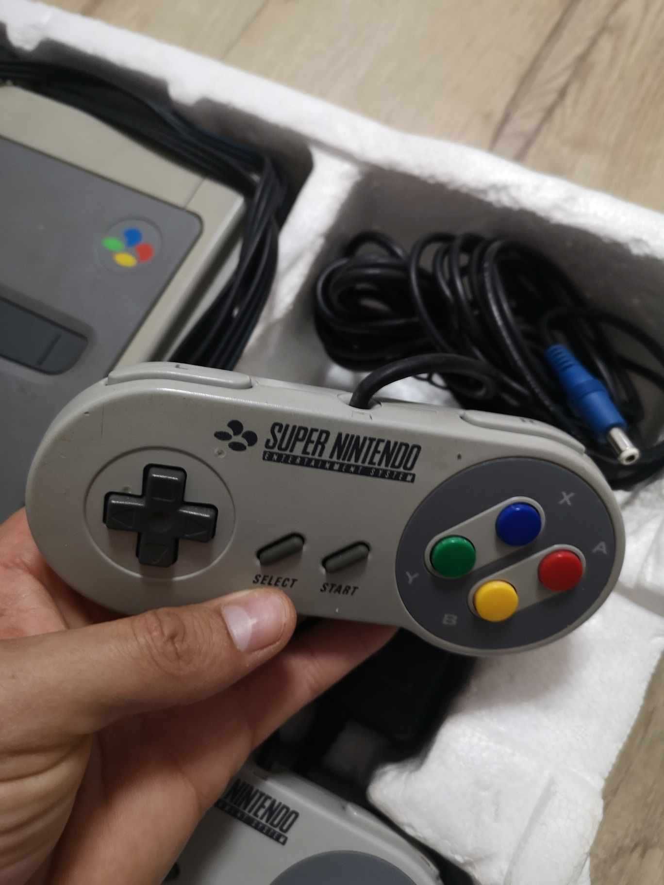 Consola super nintendo complet in cutie originala + Street Fighter 2