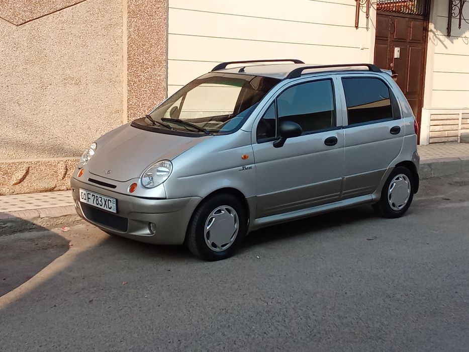 Moshina sotiladi faqat naxtka