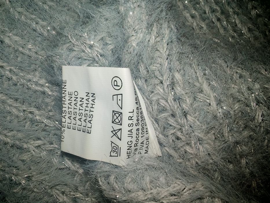 Pulover  varsta 10 ani de culoare gri cu fir argintiu