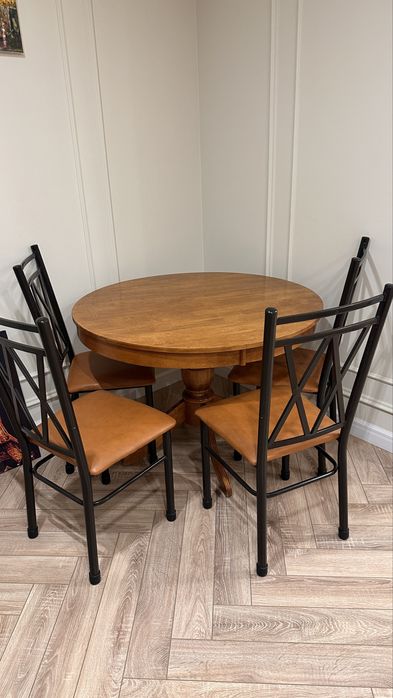 Продам стол и 4 стула