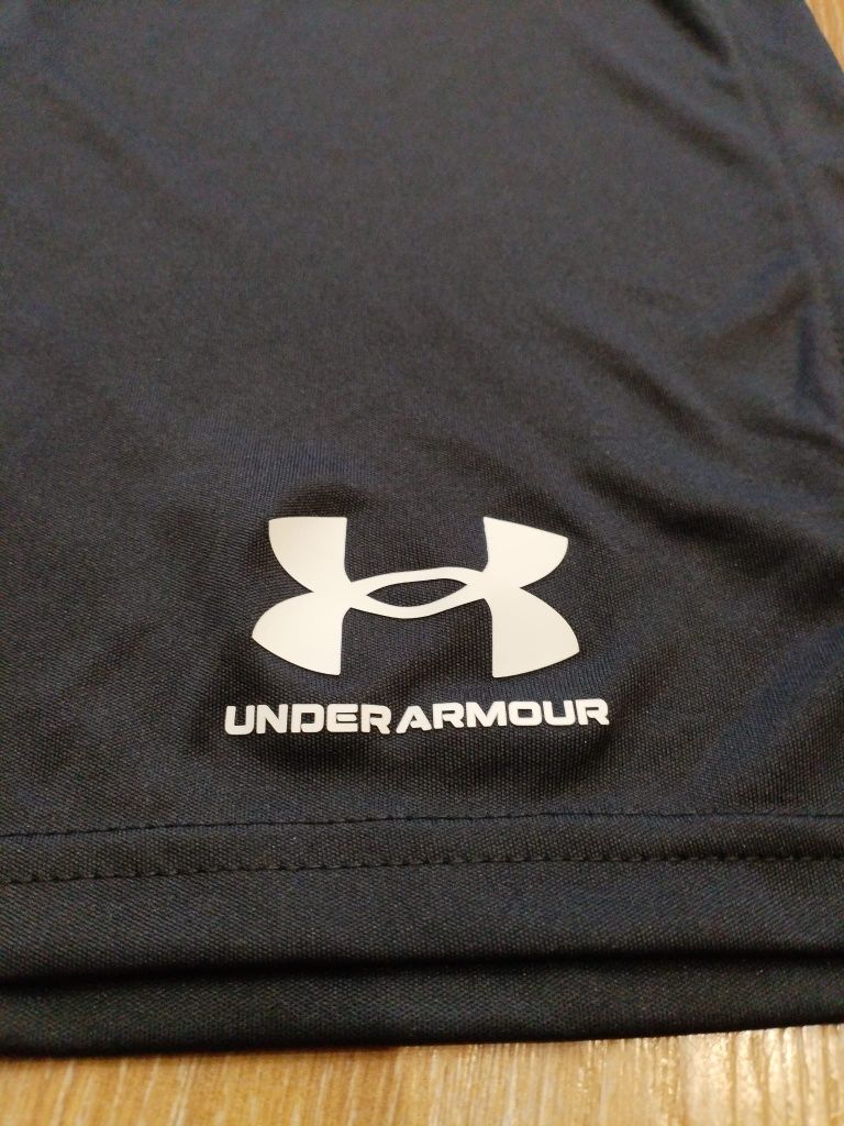 Under armour оригинални къси панталони