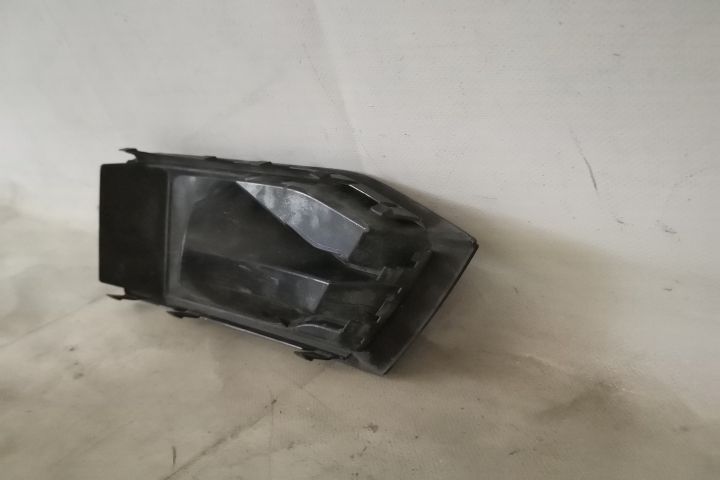 Ауди А4 / Audi A4 B9 8W0207682AR Оригинална лява решетка на проектора