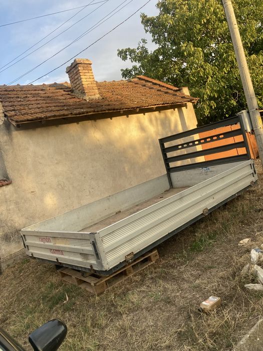 Каросерия с алуминиеви канати