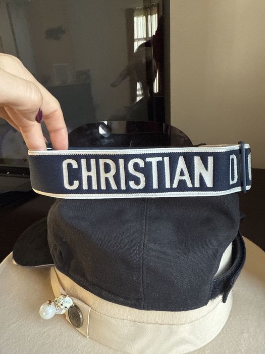 Козирка Christian Dior