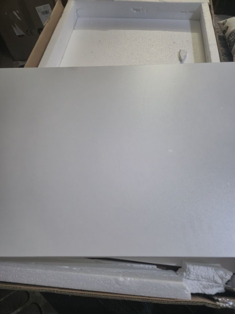 LED Холна Бяла   с 16 цвята LED светлини