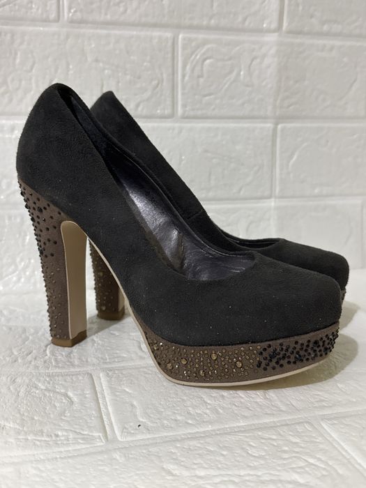 Новые туфли натуральный замш