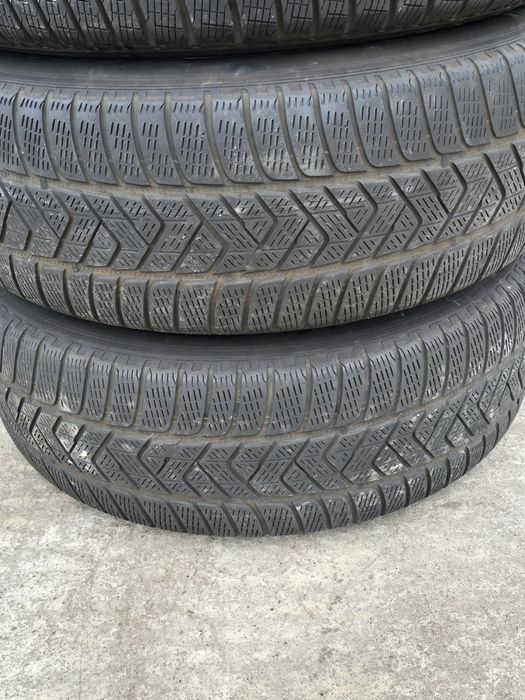 4 Броя 235/65/17 Pirelli 2x6,5mm 2x4mm