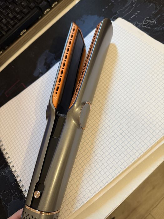 Placa de indreptat parul si uscator 2 in 1