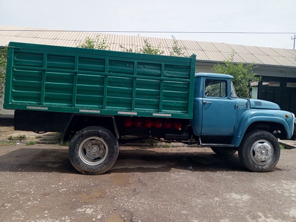 Zil 130 srochni sotiladi