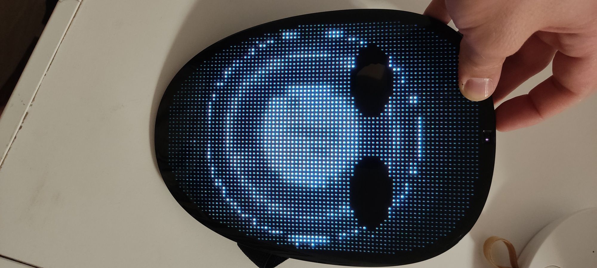 Halloween rgb art led маска с вградени анимации.