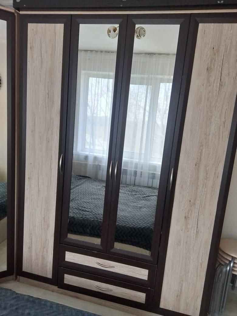 Продается спальный шкаф