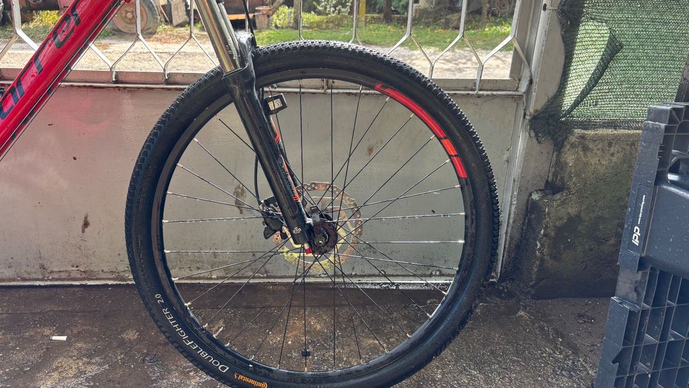 Продавам колело carrera kraken 27.5 red 2021