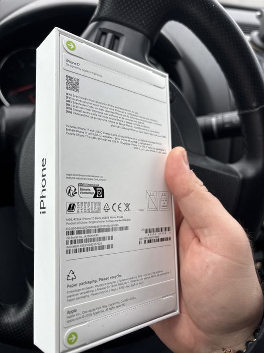 Vand iphone 17 black 256 gb nou sigilat