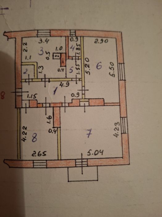 Продам в жилом 2 -ух ,этвжном доме квартиру 3 комнат,в аварийном состо