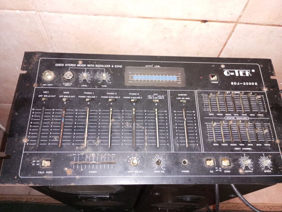 Vând boxe YAMAHA cu mixter