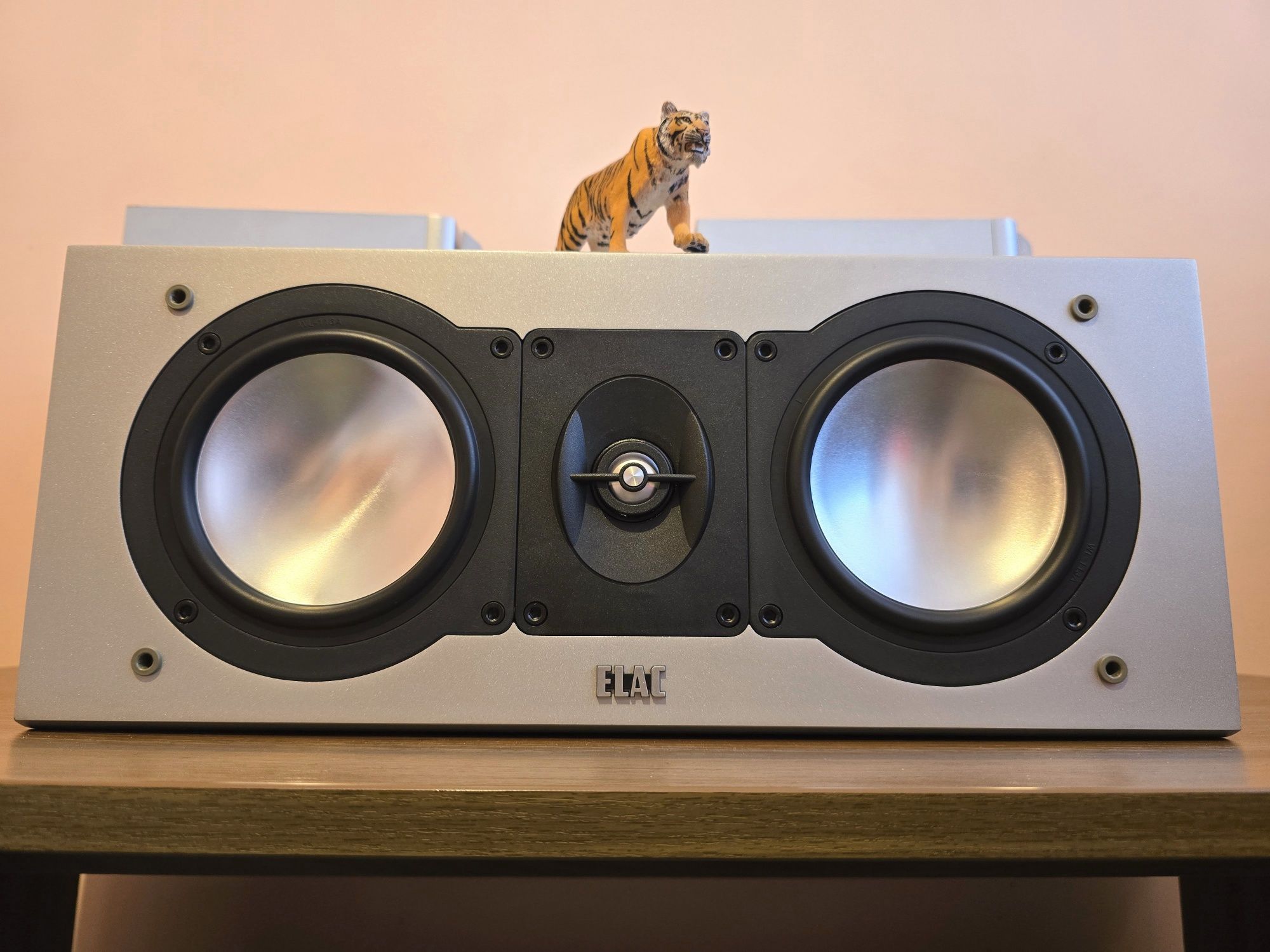 Elac CC-101.2. Boxa centru premium. Calitate de la Elac. Preț fix !