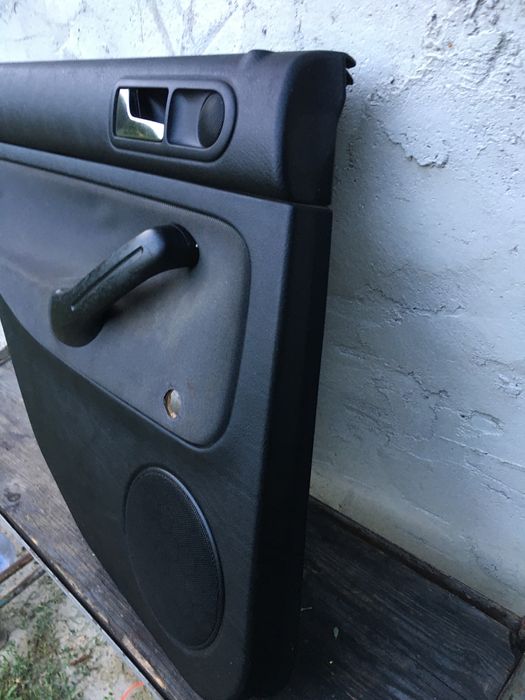Panoplie Fata Usa Stanga Spate Vw Golf4