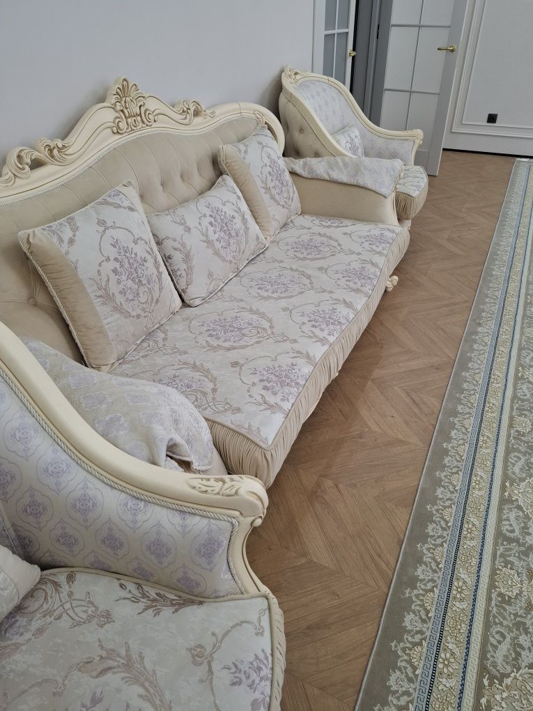 Диван с креслами